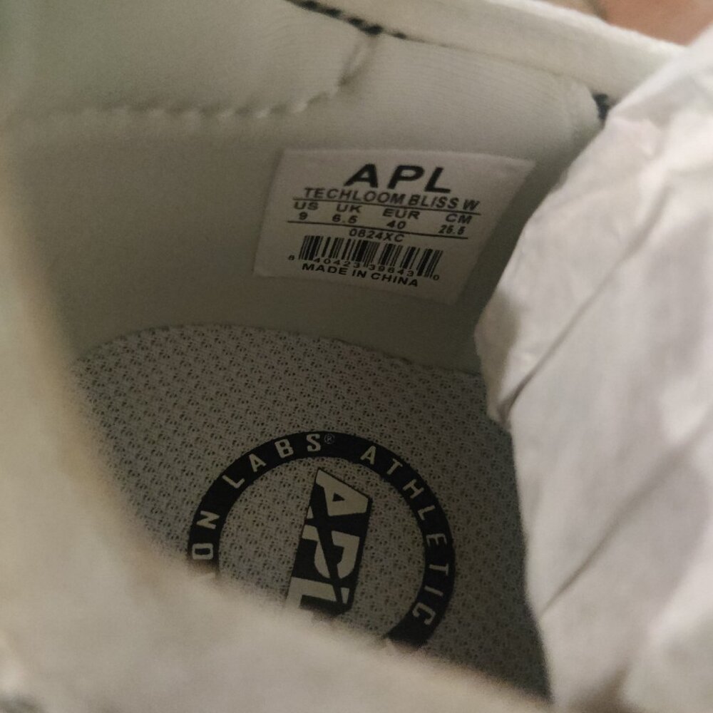 NIB $245 APL Techloom Bliss in Ivory/Dark Army Size 9 - Picture 6 of 10